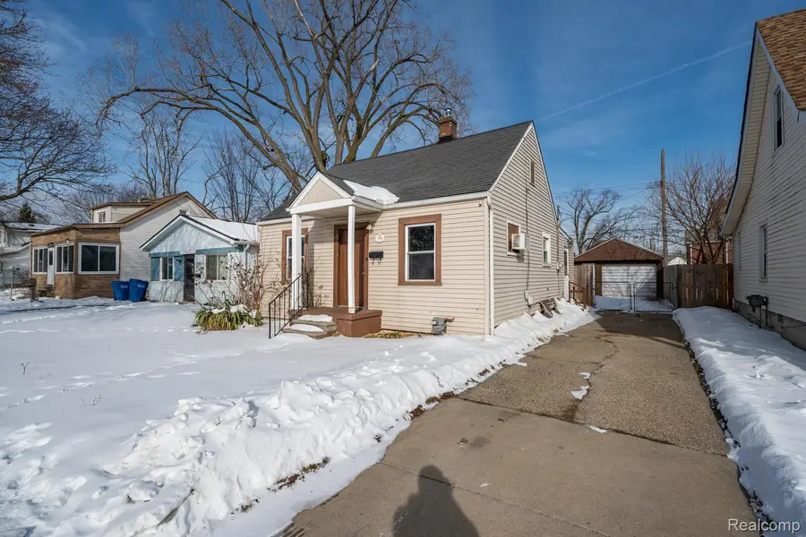 7583 Hudson Avenue, Warren, MI 48091 - #2