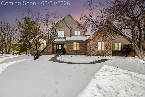 8620 Southridge Drive, Howell, MI 48843