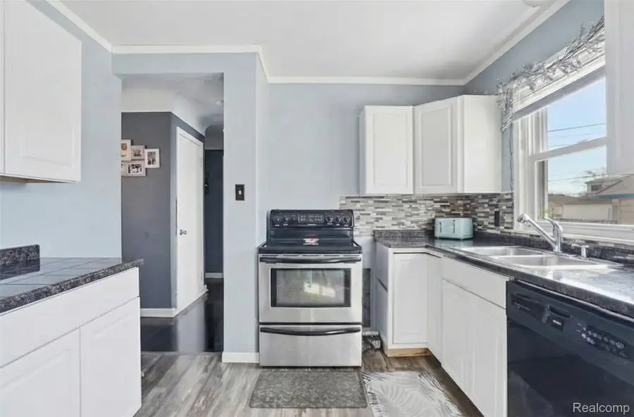 22050 Mauer Street, Saint Clair Shores, MI 48080 - #3