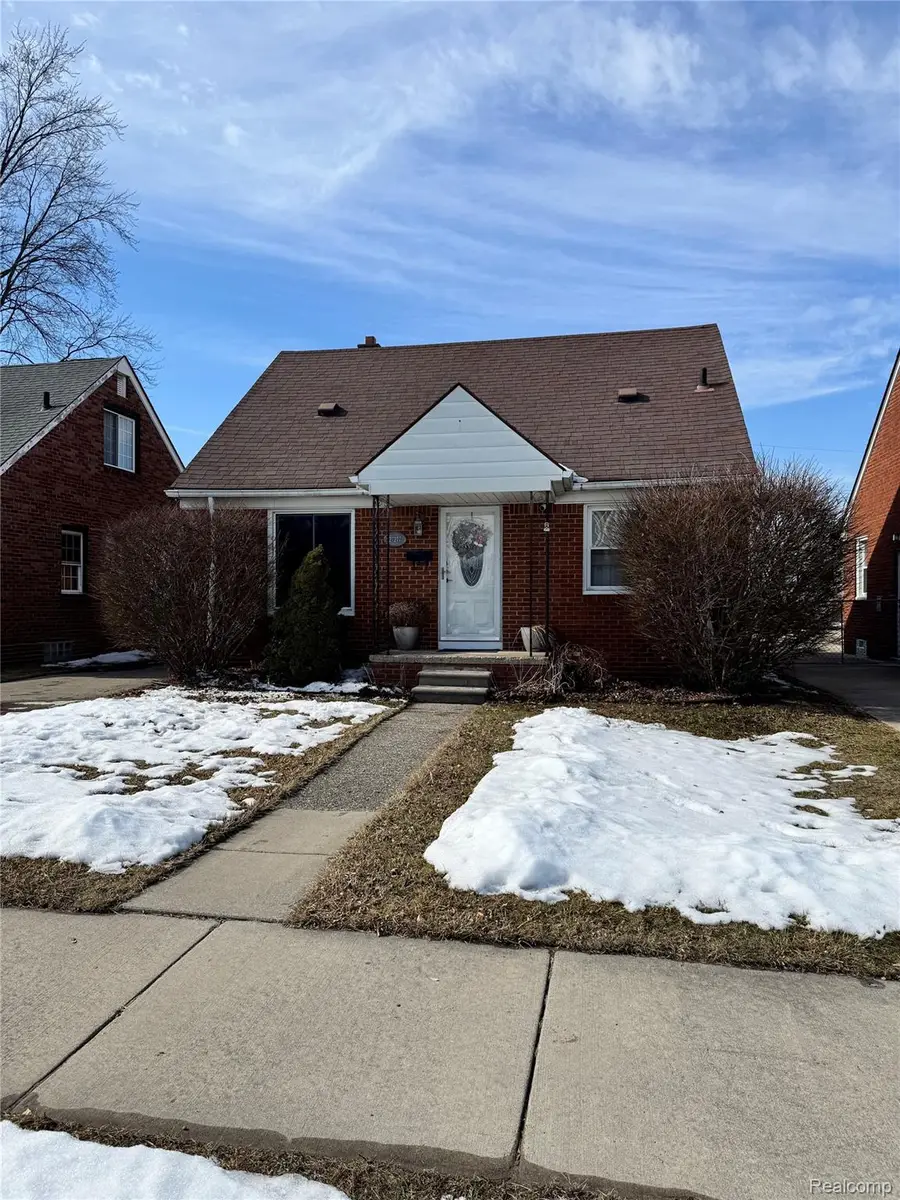 27277 Leroy Street, Roseville, MI 48066 - #2