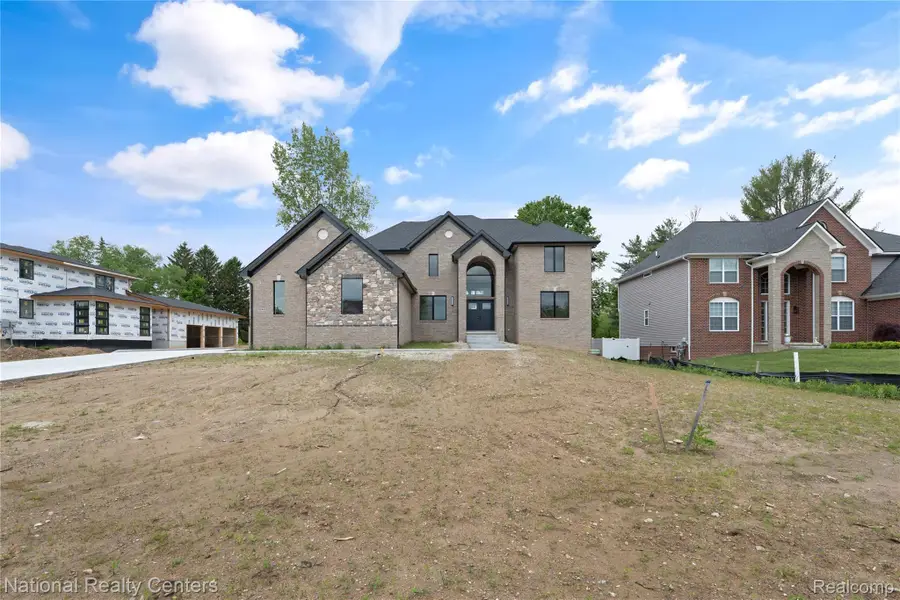 5245 Buell Drive, Commerce Township, MI 48382 - #2