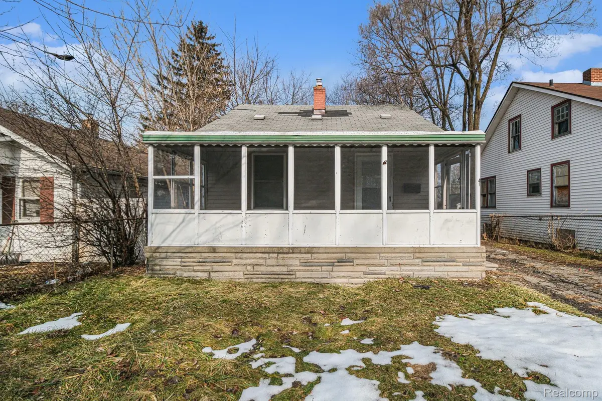 40 W Strathmore Avenue, Pontiac, MI 48340 - #1