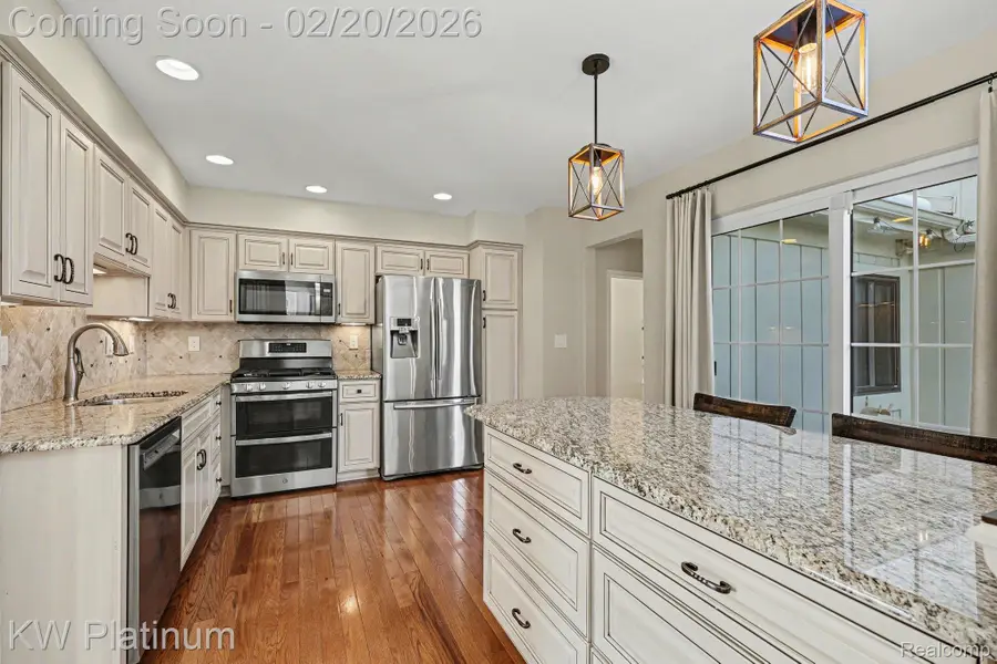 2959 Meadowbrook Drive, Rochester Hills, MI 48309 - #2