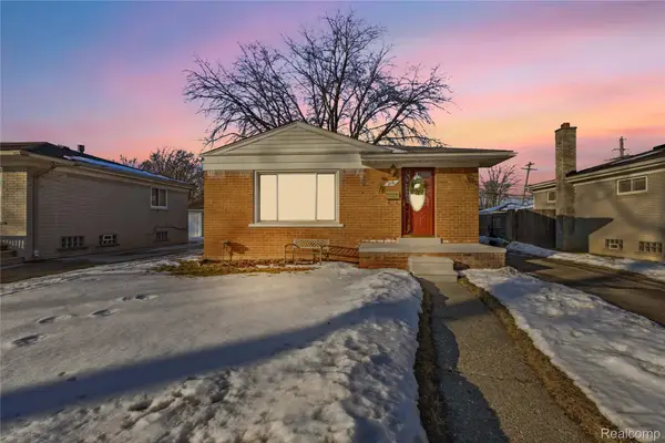 216 Royal Park Lane, MadisonHeights, MI 48071