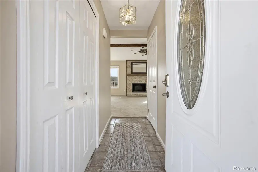 6042 Barker Avenue, Waterford, MI 48329 - #3