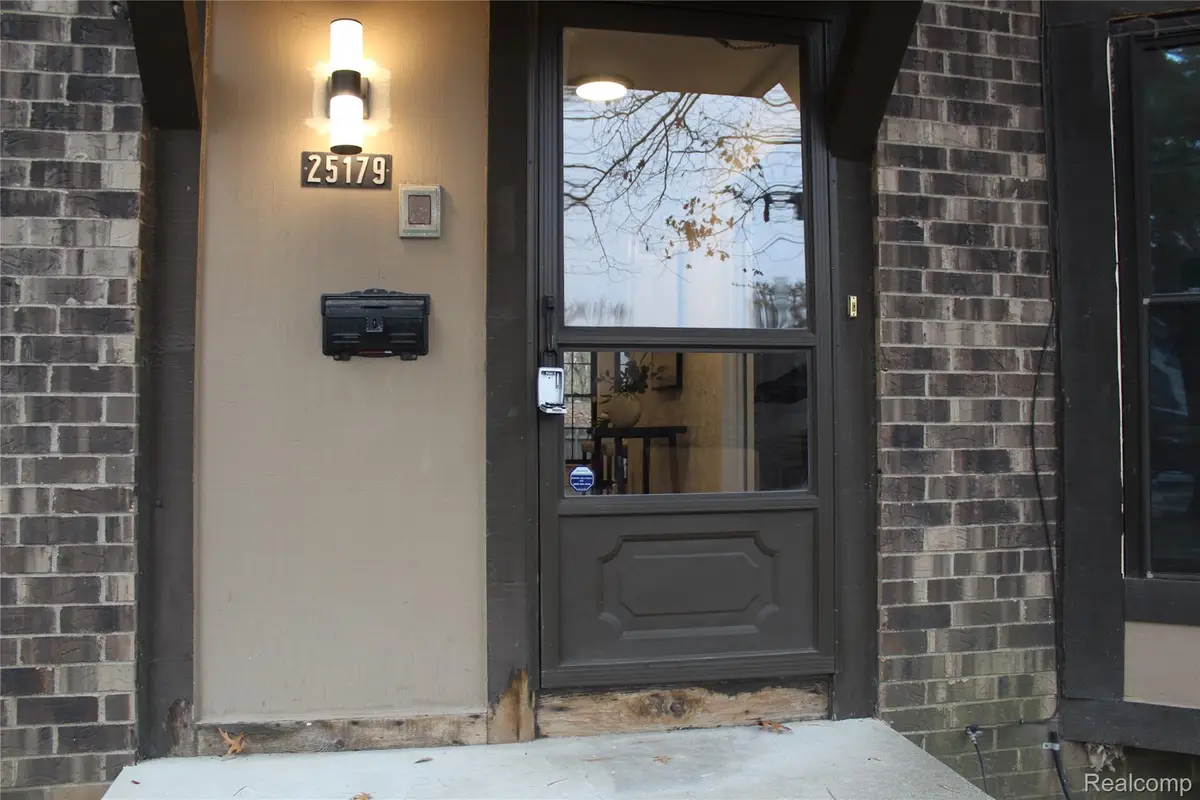 25179 Greenbrooke Drive, Southfield, MI 48033 - #1