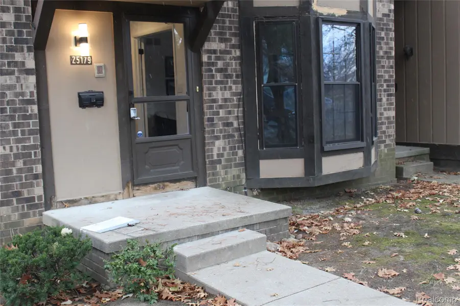 25179 Greenbrooke Drive, Southfield, MI 48033 - #2