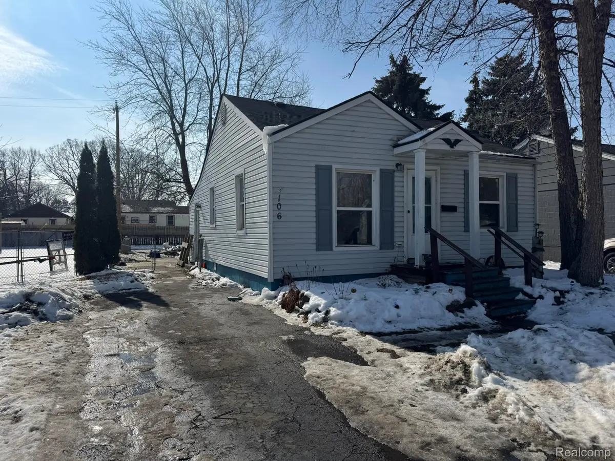 106 E Rutgers Avenue, Pontiac, MI 48340 - #1