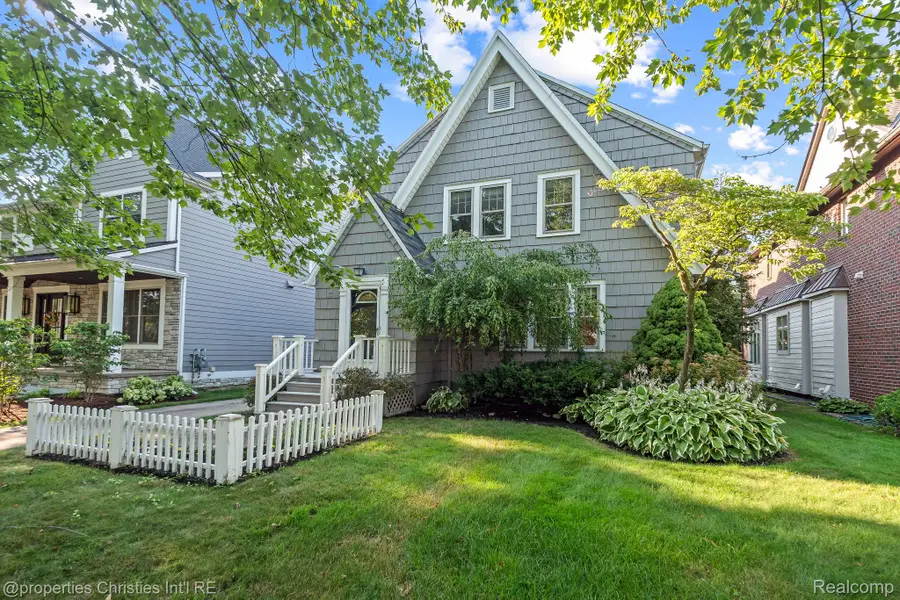 532 Wallace Street, Birmingham, MI 48009 - #2