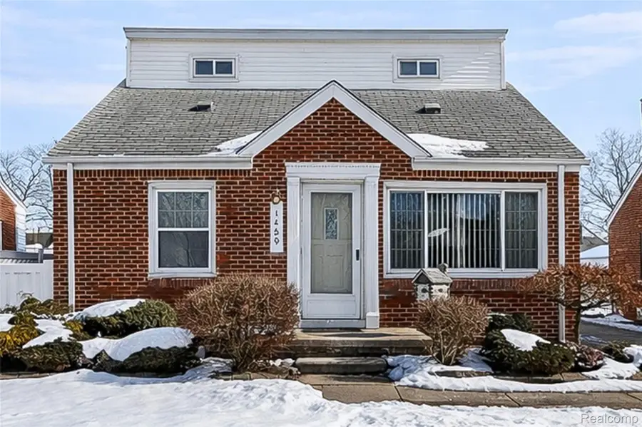 1459 22nd Street, Wyandotte, MI 48192 - #2