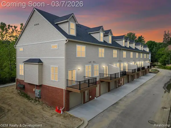 508 Village Lane, Milford, MI 48381