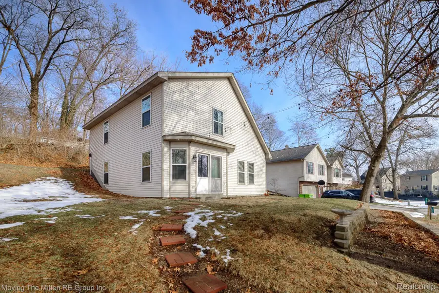 7373 Valley Drive, Brighton, MI 48116 - #2