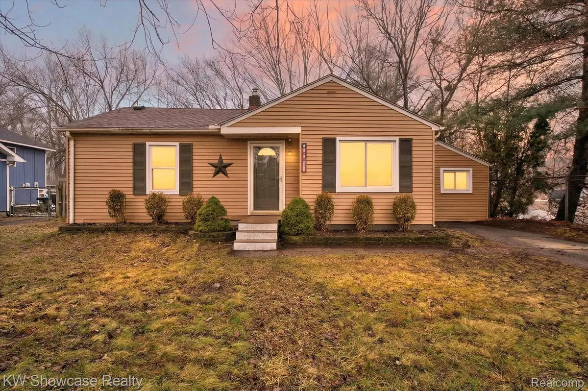 901 N Hix Road, Westland, MI 48185 - #1