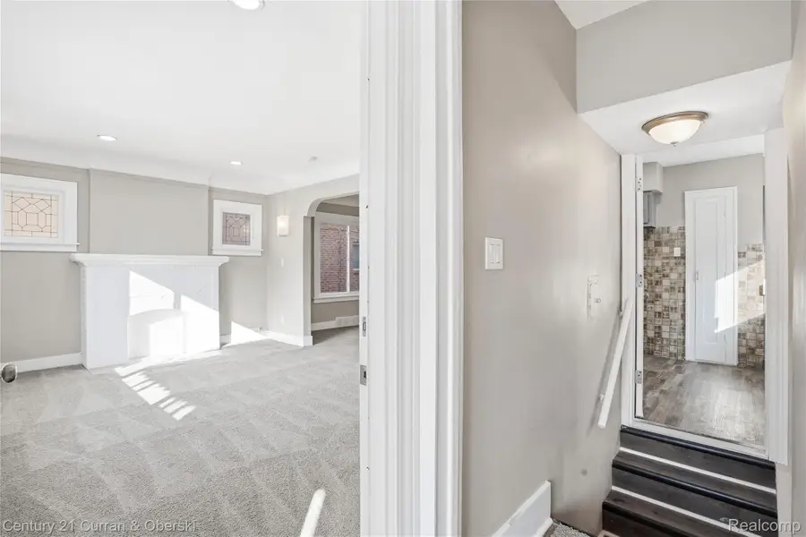 6640 Yinger Avenue, Dearborn, MI 48126 - #2