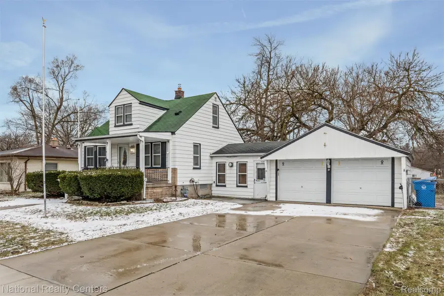 25541 Hanover Street, Dearborn Heights, MI 48125 - #2
