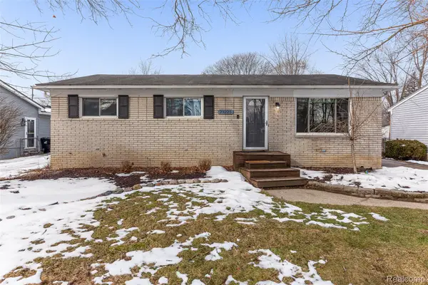 23225 Springbrook Drive, Farmington, MI 48336