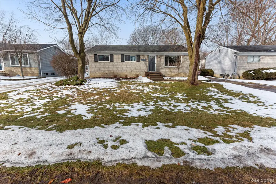 23225 Springbrook Drive, Farmington, MI 48336 - #2