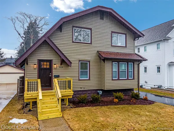 824 Florence Avenue, RoyalOak, MI 48067