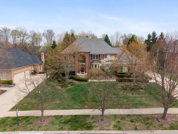17784 Stonebrook Court, Northville, MI 48168
