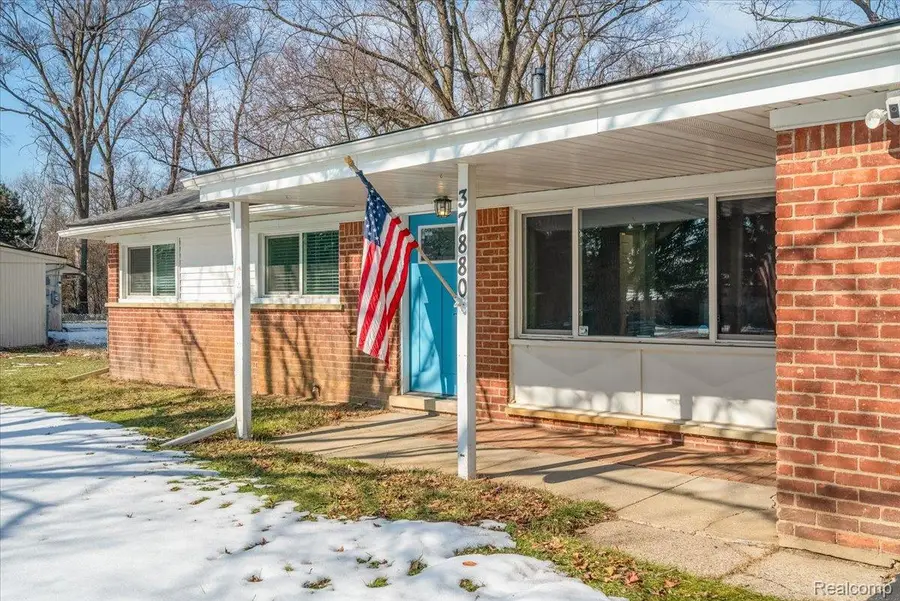 37880 Wendy Lee Street, Farmington Hills, MI 48331 - #2