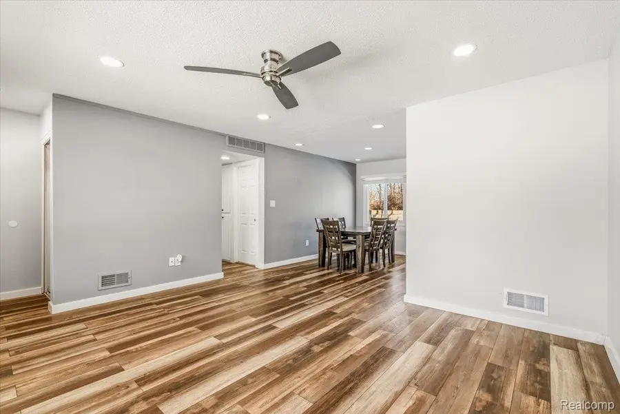 37880 Wendy Lee Street, Farmington Hills, MI 48331 - #3