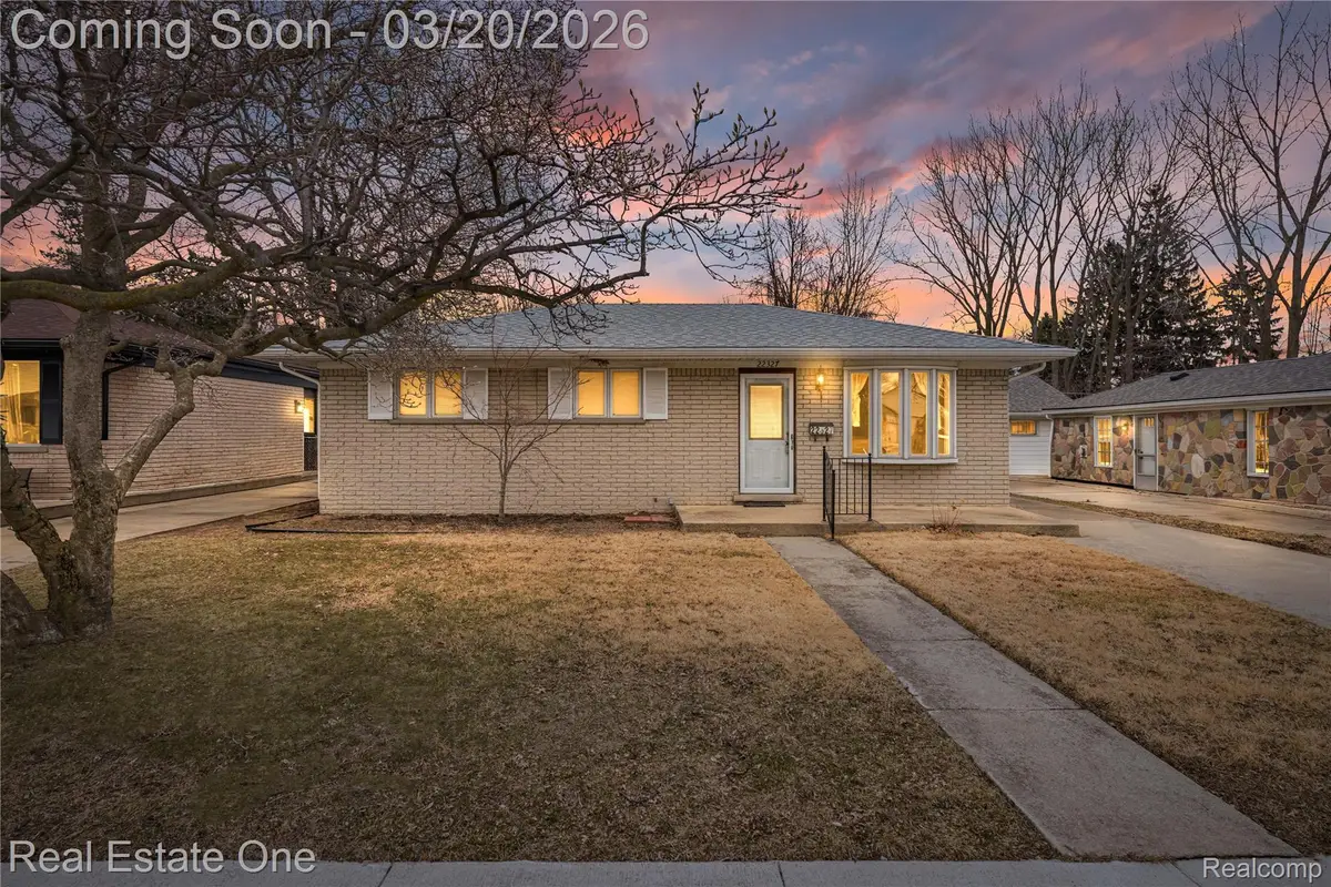 22327 Gordon Road, Saint Clair Shores, MI 48081 - #1