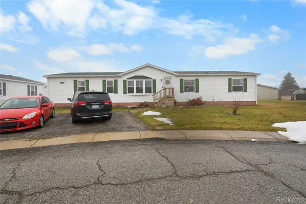 2330 Charter Oak Court, Newport, MI 48166