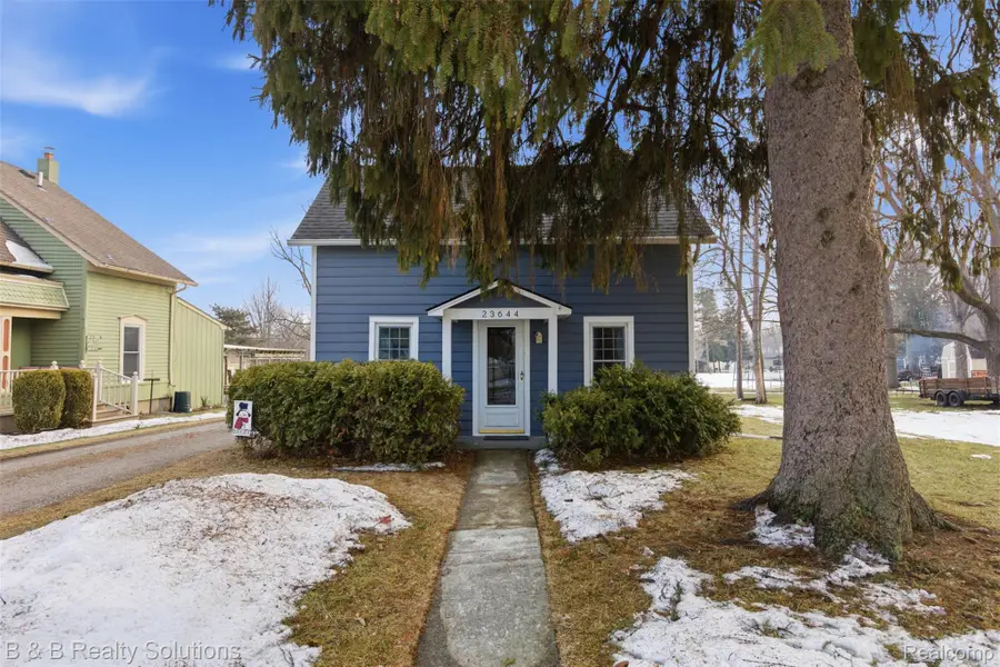 23644 E Main Street, Armada, MI 48005 - #2