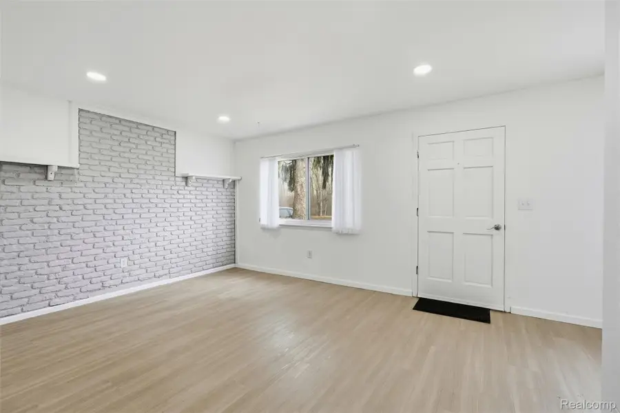 5936 Westlake Street, Taylor, MI 48180 - #3