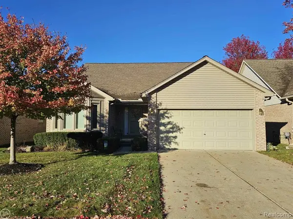17901 Pointe Court, ClintonTownship, MI 48038