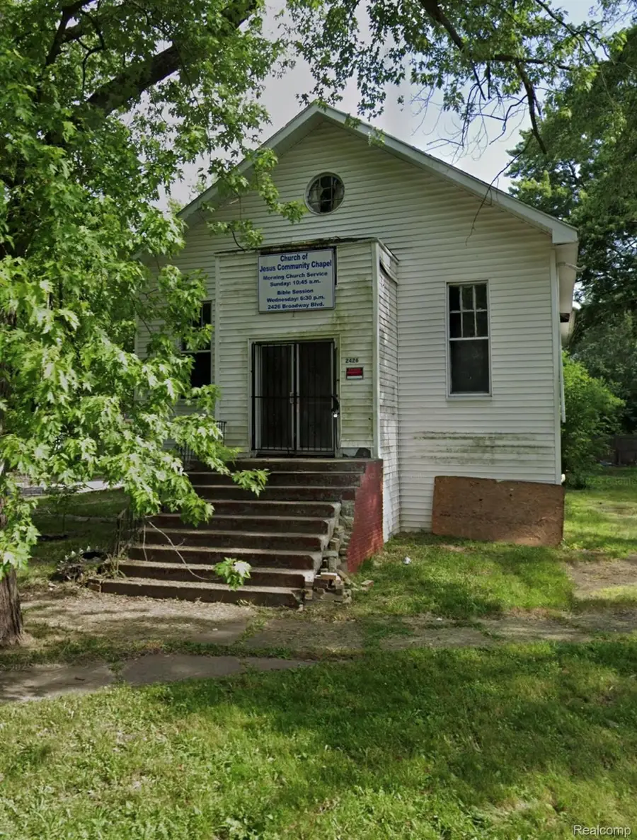 2426 Broadway Boulevard, Flint, MI 48506 - #2
