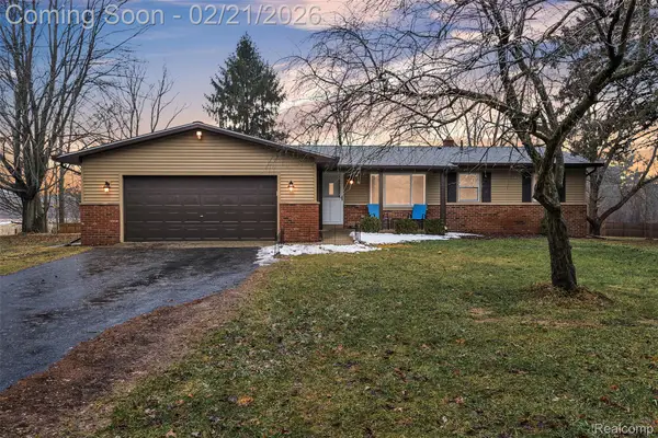 1641 Indian Road, Lapeer, MI 48446