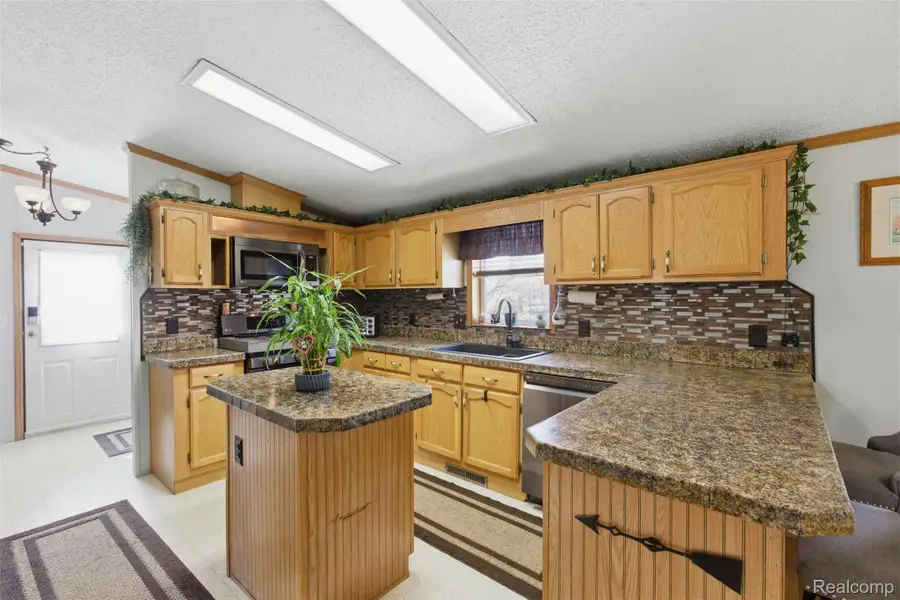 1983 Oak Street, Newport, MI 48166 - #2