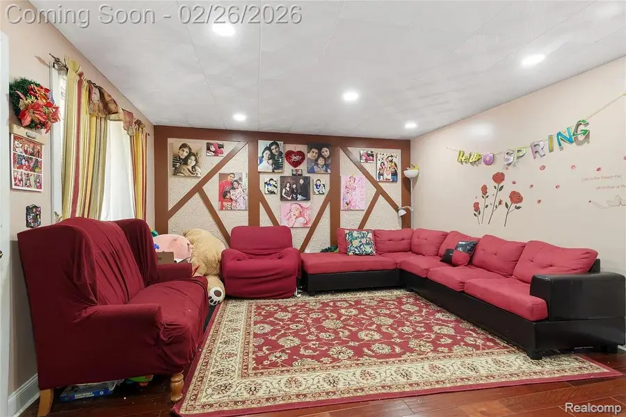 21456 Flanders Street, Farmington, MI 48335 - #3