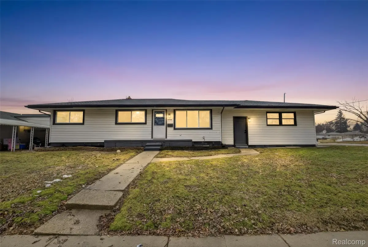 21911 Sharkey Street, Clinton Township, MI 48035 - #1