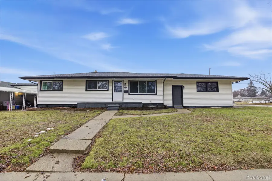 21911 Sharkey Street, Clinton Township, MI 48035 - #2