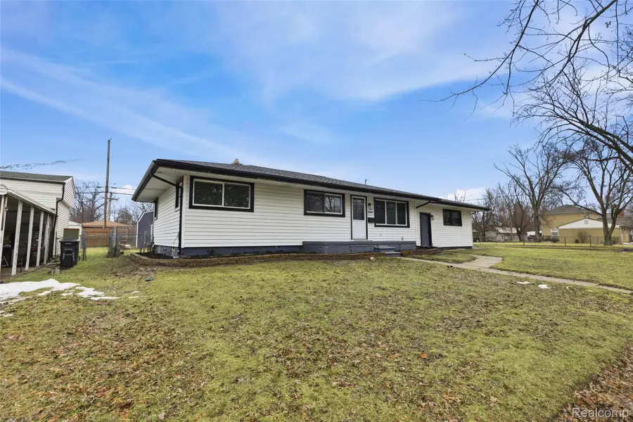 21911 Sharkey Street, Clinton Township, MI 48035 - #3