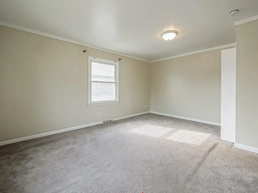 9005 Deering Street, Livonia, MI 48150 - #3