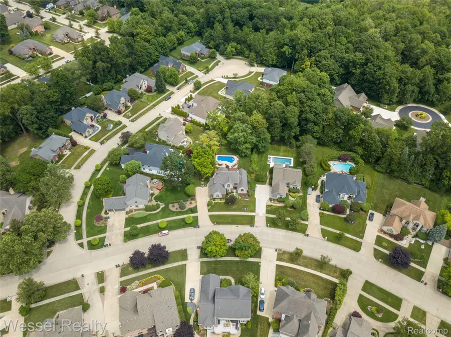 49112 White Mill Drive, Utica, MI 48317 - #3