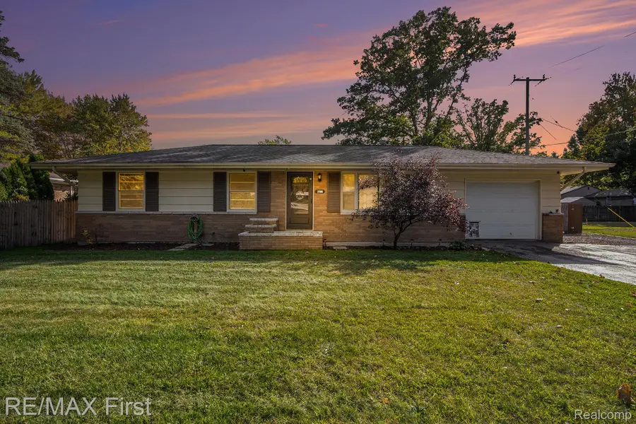 3196 Oakwood Drive, Port Huron, MI 48060 - #2