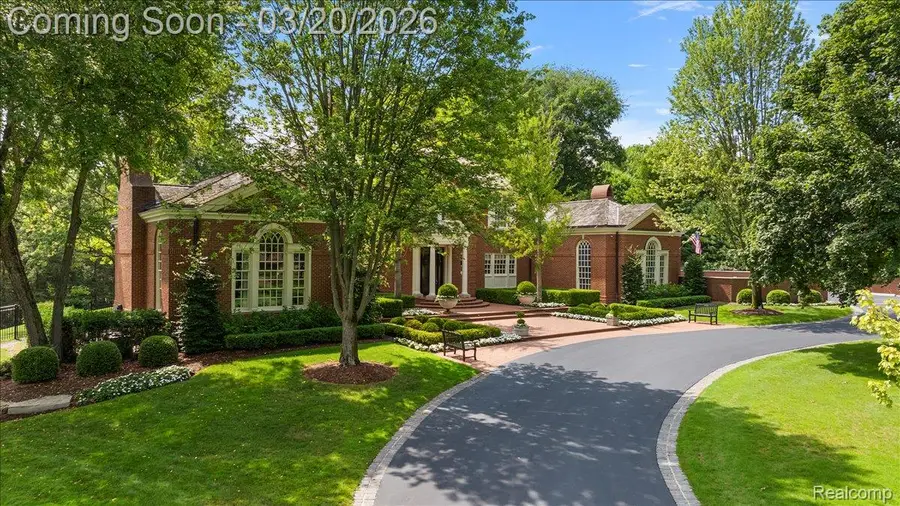 1045 Country Club Road, Bloomfield Hills, MI 48304 - #2