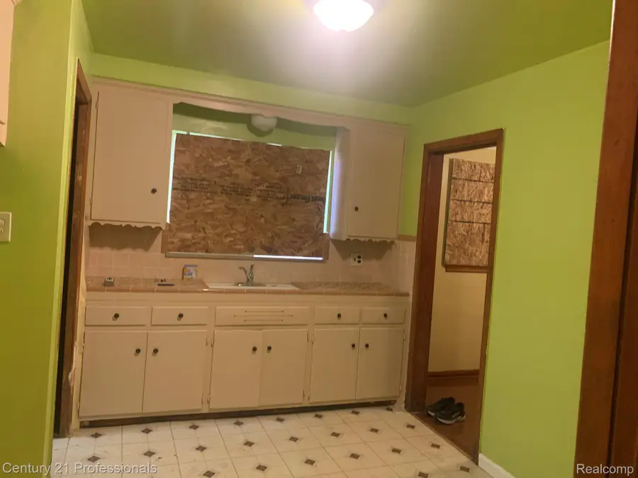 19662 Charest Street, Detroit, MI 48234 - #3