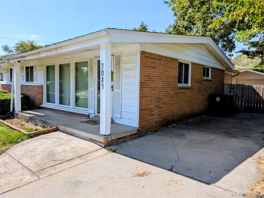 9085 Melrose Street, Livonia, MI 48150 - #2