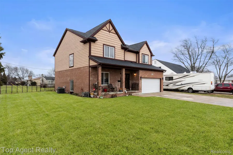 36738 Vine Drive, Sterling Heights, MI 48312 - #3