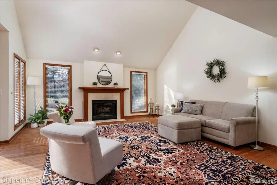 16819 Country Knoll Drive, Northville, MI 48168 - #2