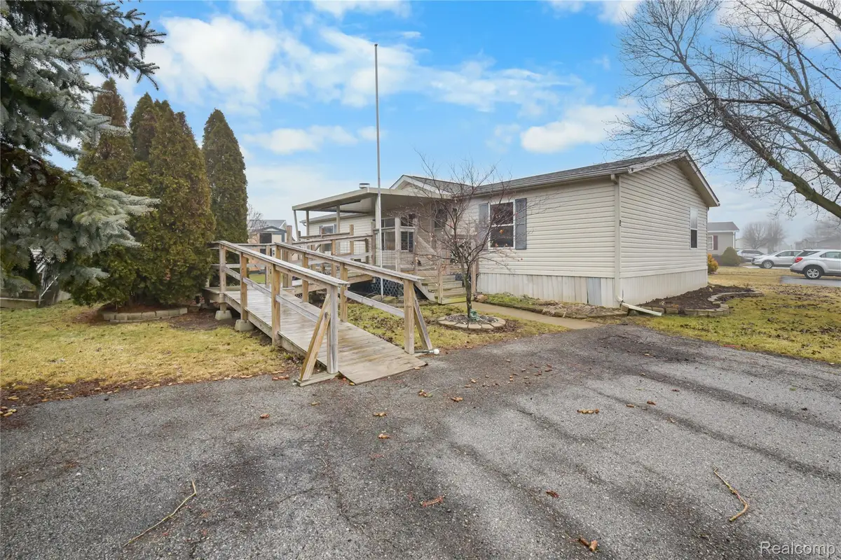 9072 Greentree Drive, Newport, MI 48166 - #1