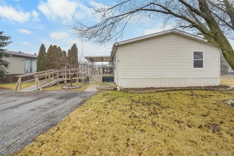 9072 Greentree Drive, Newport, MI 48166 - #3