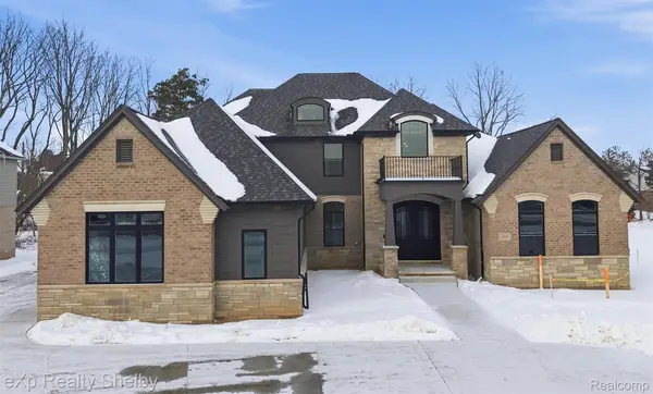 1061 E Avon Road, RochesterHills, MI 48307