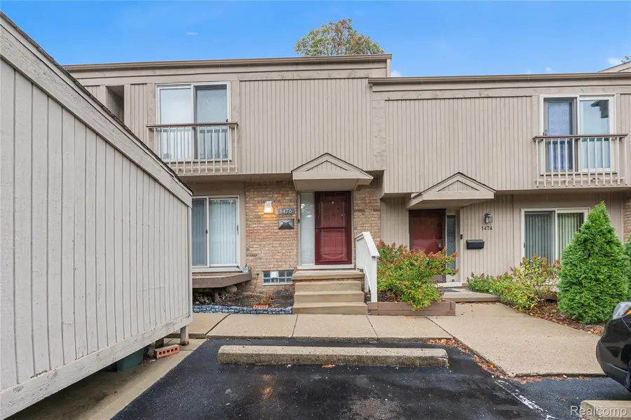 1476 E Oakbrook E, Rochester Hills, MI 48307 - #2