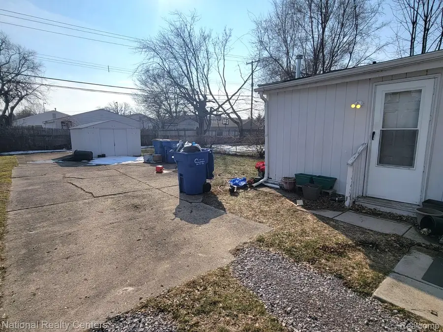 8300 Continental Avenue, Warren, MI 48089 - #3